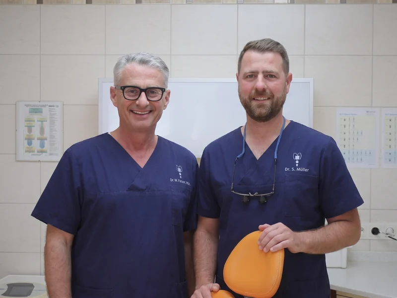 Das Team der Zahnarztpraxis Dr. Fetzer & Dr. Müller